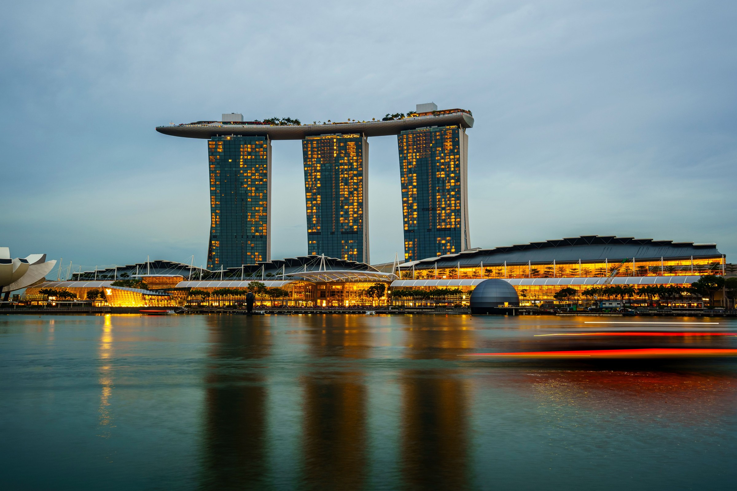 Singapore, Marina Bay Sands at dusk